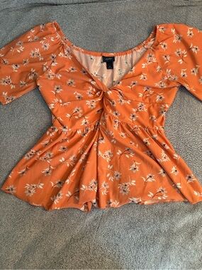 Daytrip Peplum Twist Flutter Sleeve Top Blouse Medium Floral